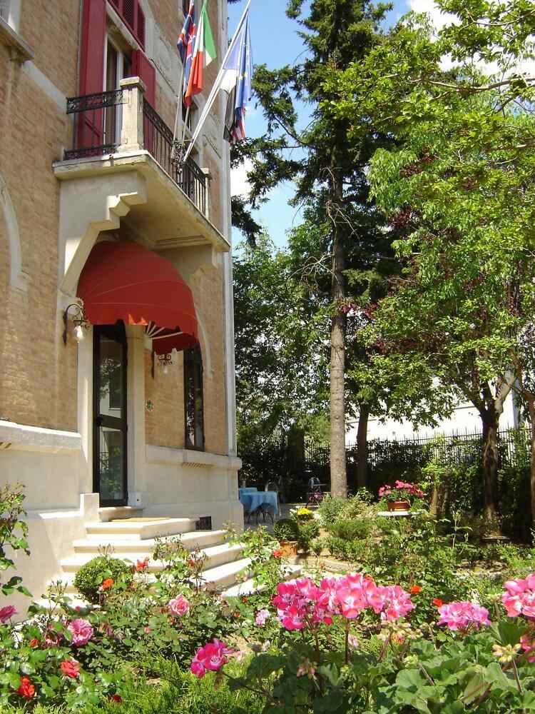 Villa Elda Boutique Hotel Siena Eksteriør bilde